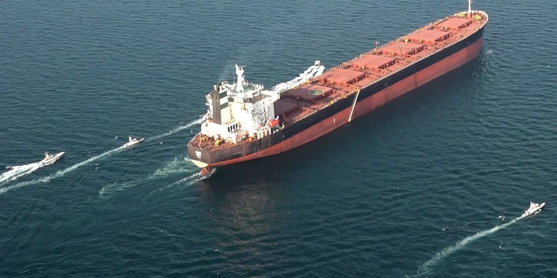 হরমুজে ইরানের কড়া অবস্থান: ফি দিয়েও জাহাজ চলাচল বন্ধ, নিষেধাজ্ঞা ভাঙলে হামলার হুঁশিয়ারি